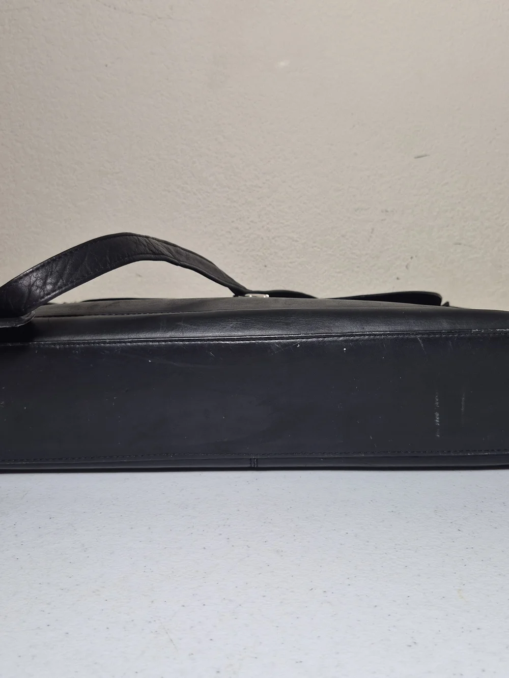 VTG Frye Briefcase Black Leather Soft Side Flap Top Buckle Strap Shoulder Bag